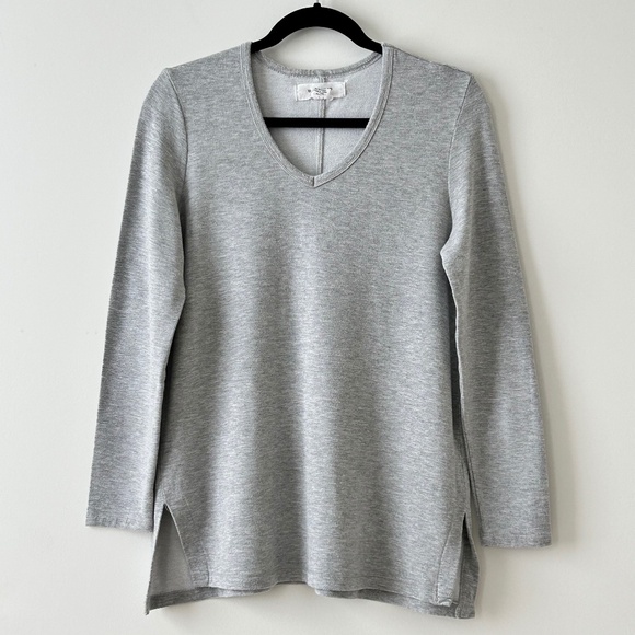 Workshop Republic Gray V-Neck Long Sleeve Top - Picture 1 of 16